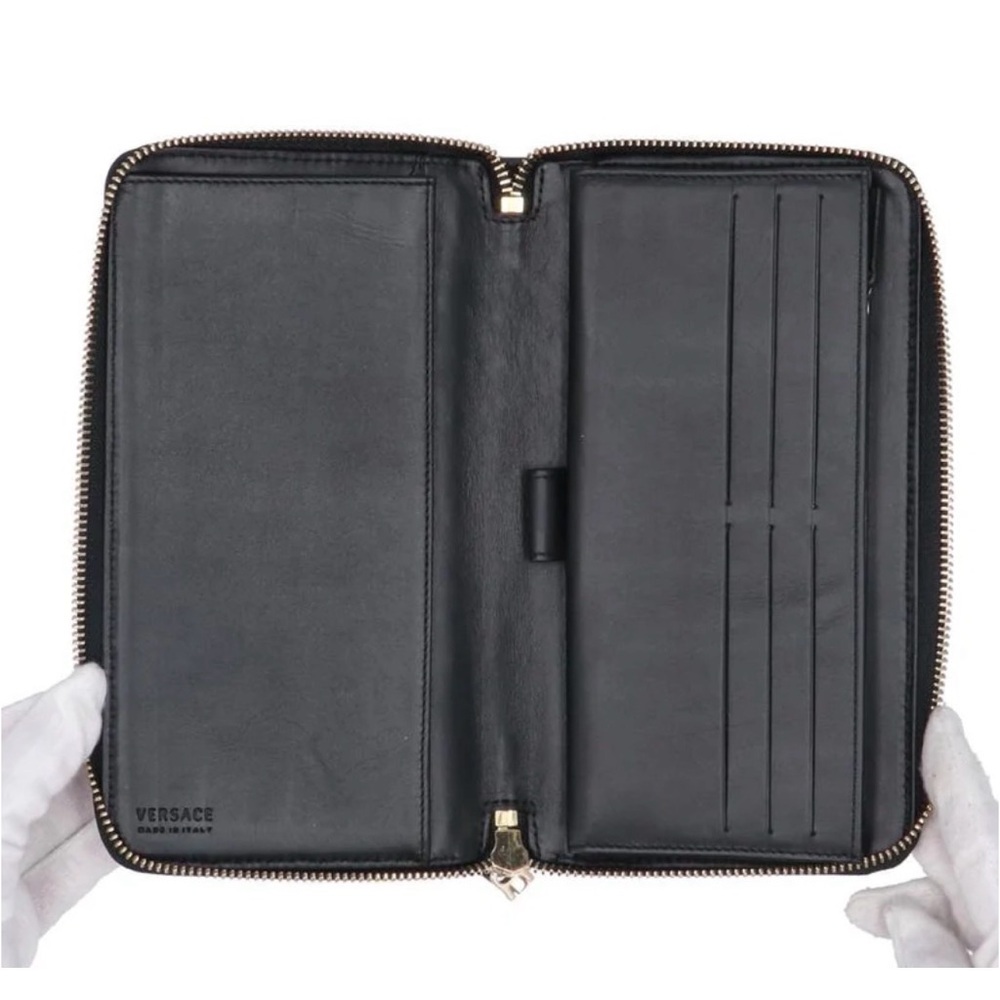 Gianni Versace ✨Greca Quilted Leather Zip Around Organizer - Vintage w/Box - Picture 5 of 9